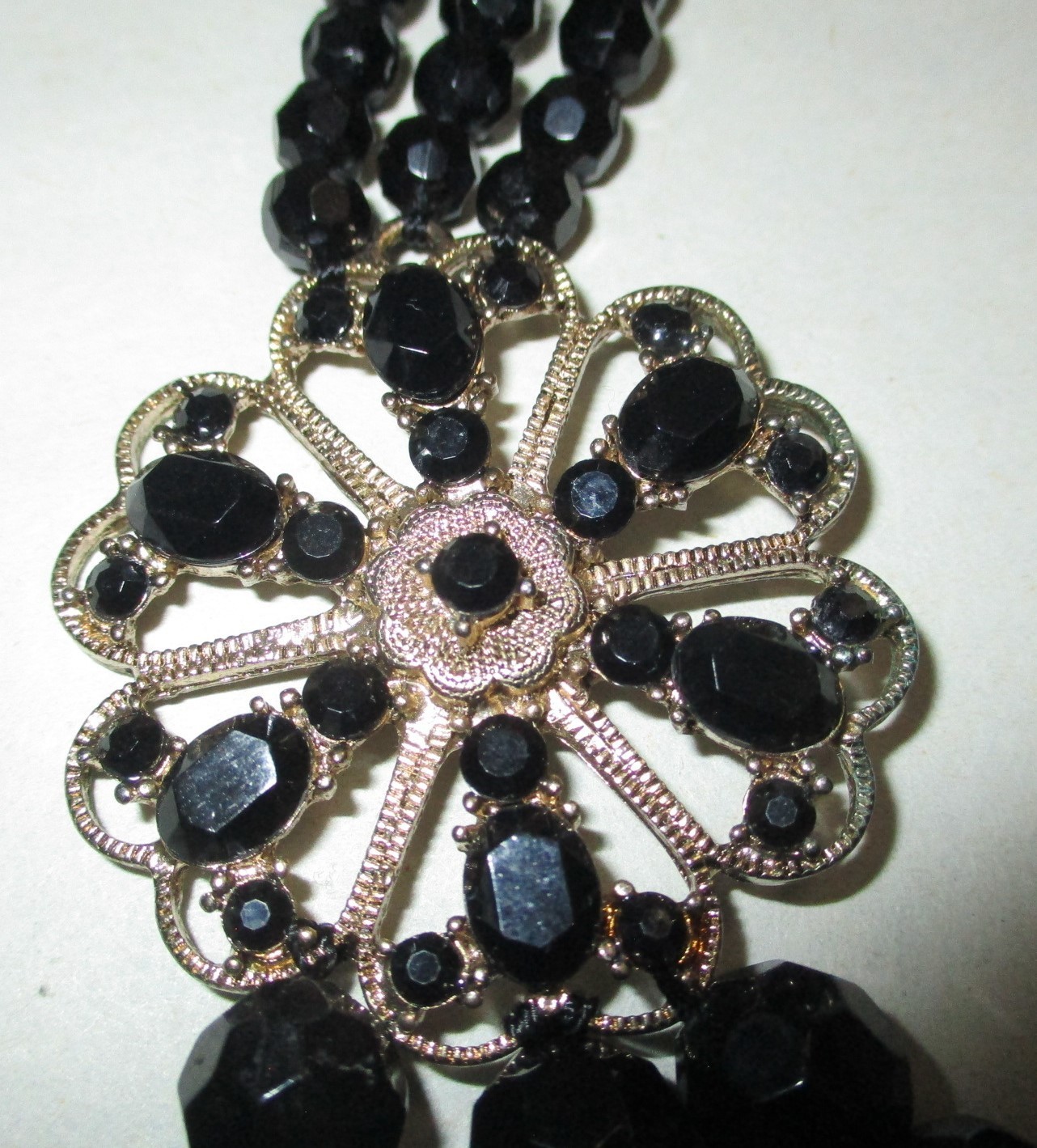 VINTAGE 1960s VICTORIAN REVIVAL BLACK MOURNING NECKLACE, FLOWER W/ HEART PETALS