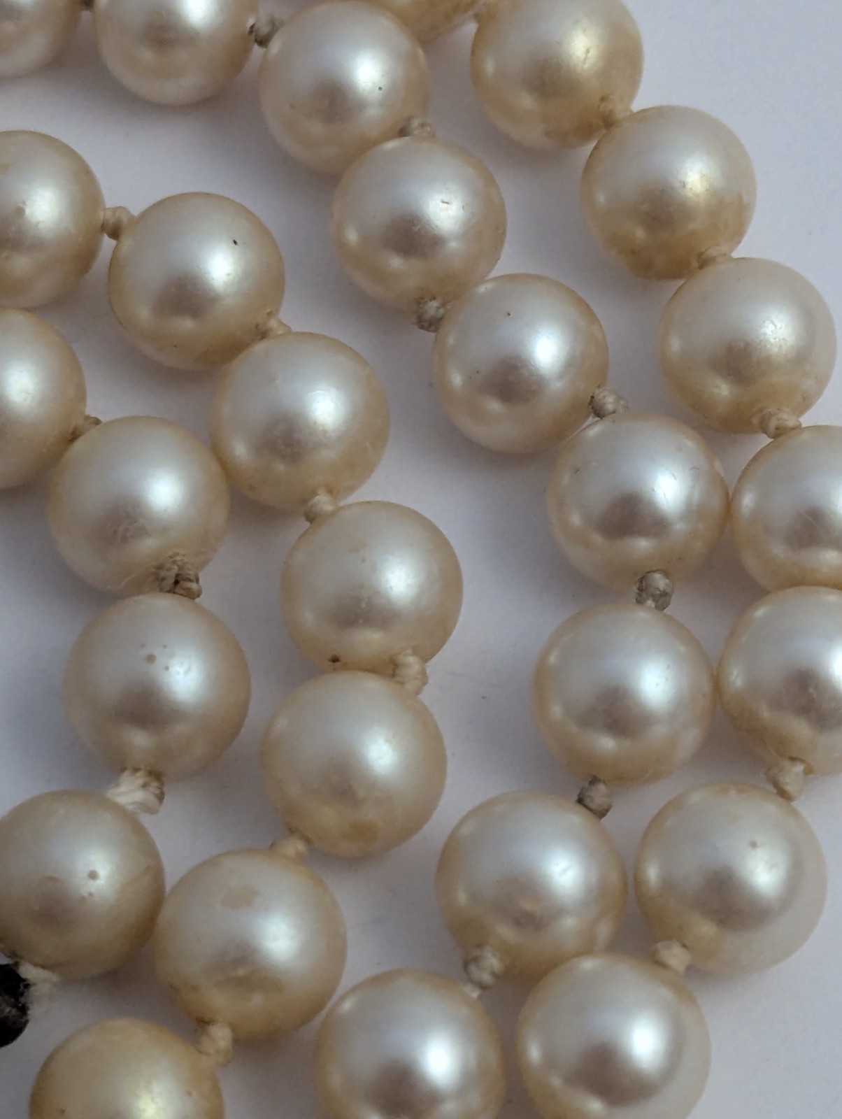 Vtg Signed Miriam Haskell Faux Pearl Necklace 31.5″ Long 7.5mm