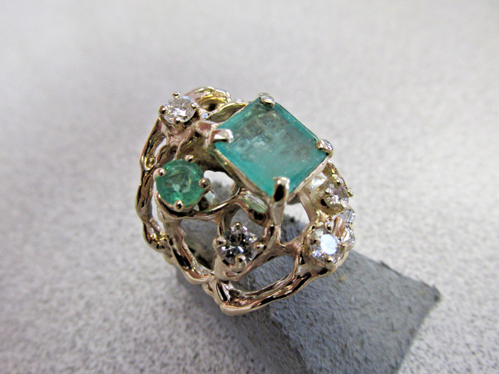 Beautiful Large Emerald and Diamond Estate Ring 14k Gold size 7 Make Offer