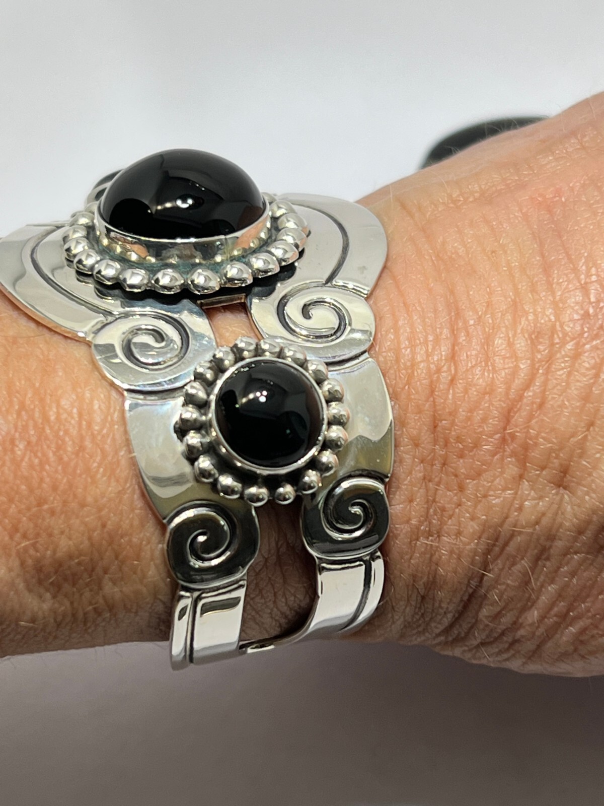 Vintage ATI Mexico cuff bracelet 925 Sterling silver Black Onyx heavy