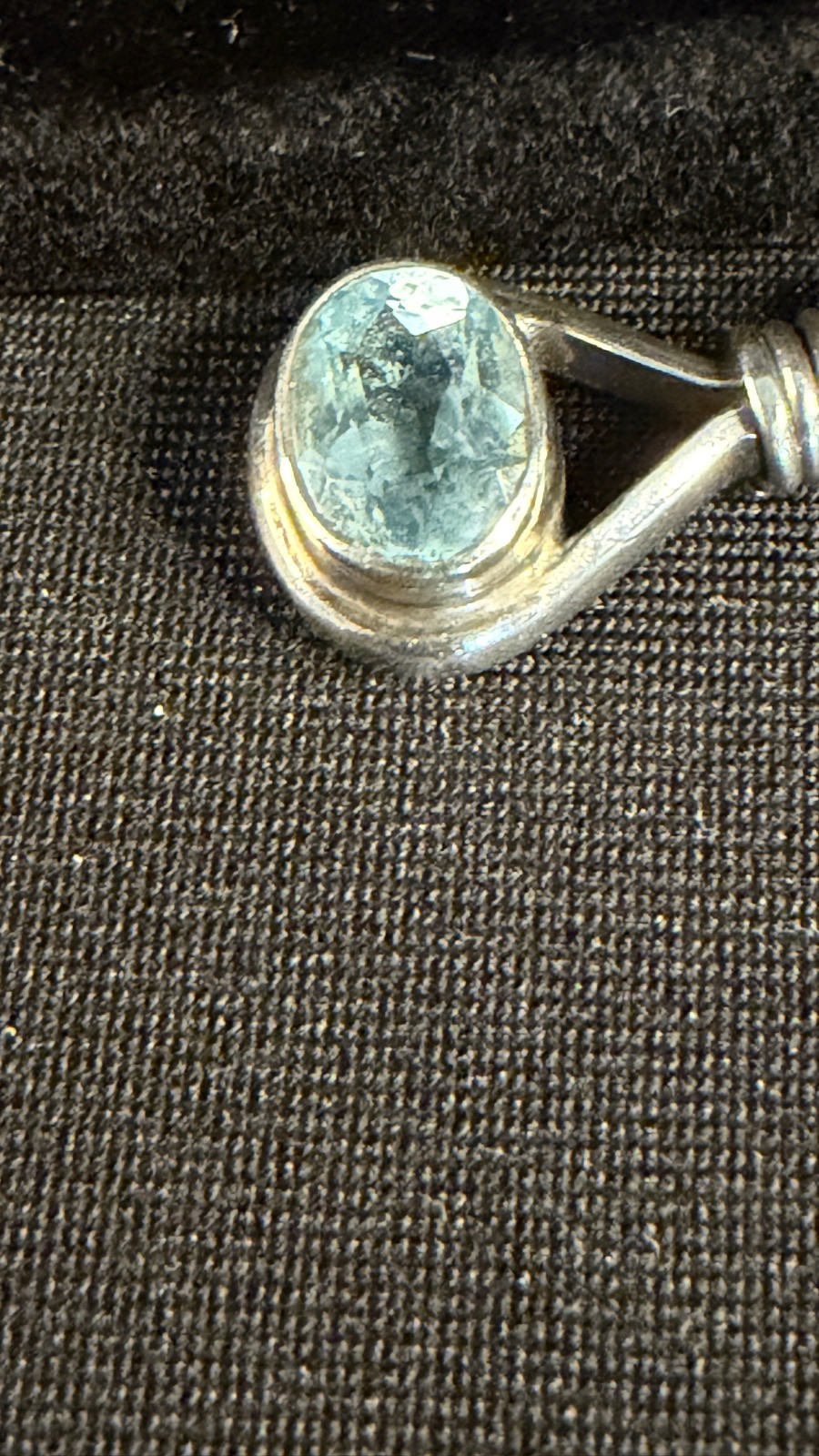Vintage Sterling Silver Pendant Set with a Beautiful Facetted Aquamarine