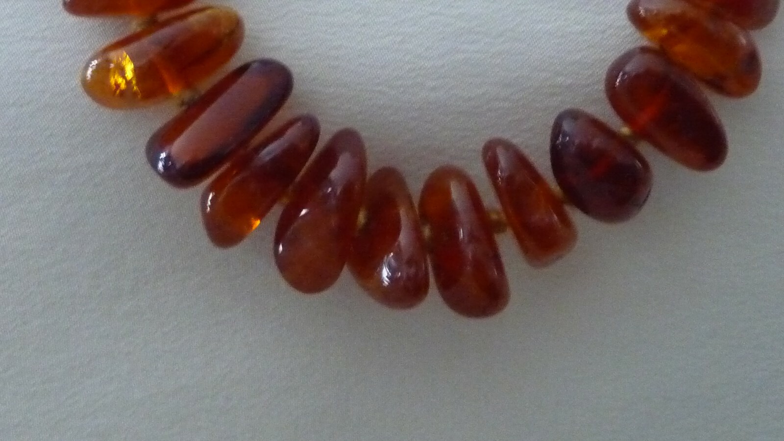 #53X vtg COSTUME NECKLACE 13″ L NO CLASP GRADUATED HAND KNOTTED CHUNKS OF AMBER