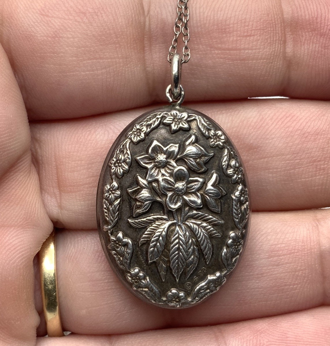Vintage Sterling Silver 1978 Franklin Mint Flower Puffed Pendant 16” Necklace