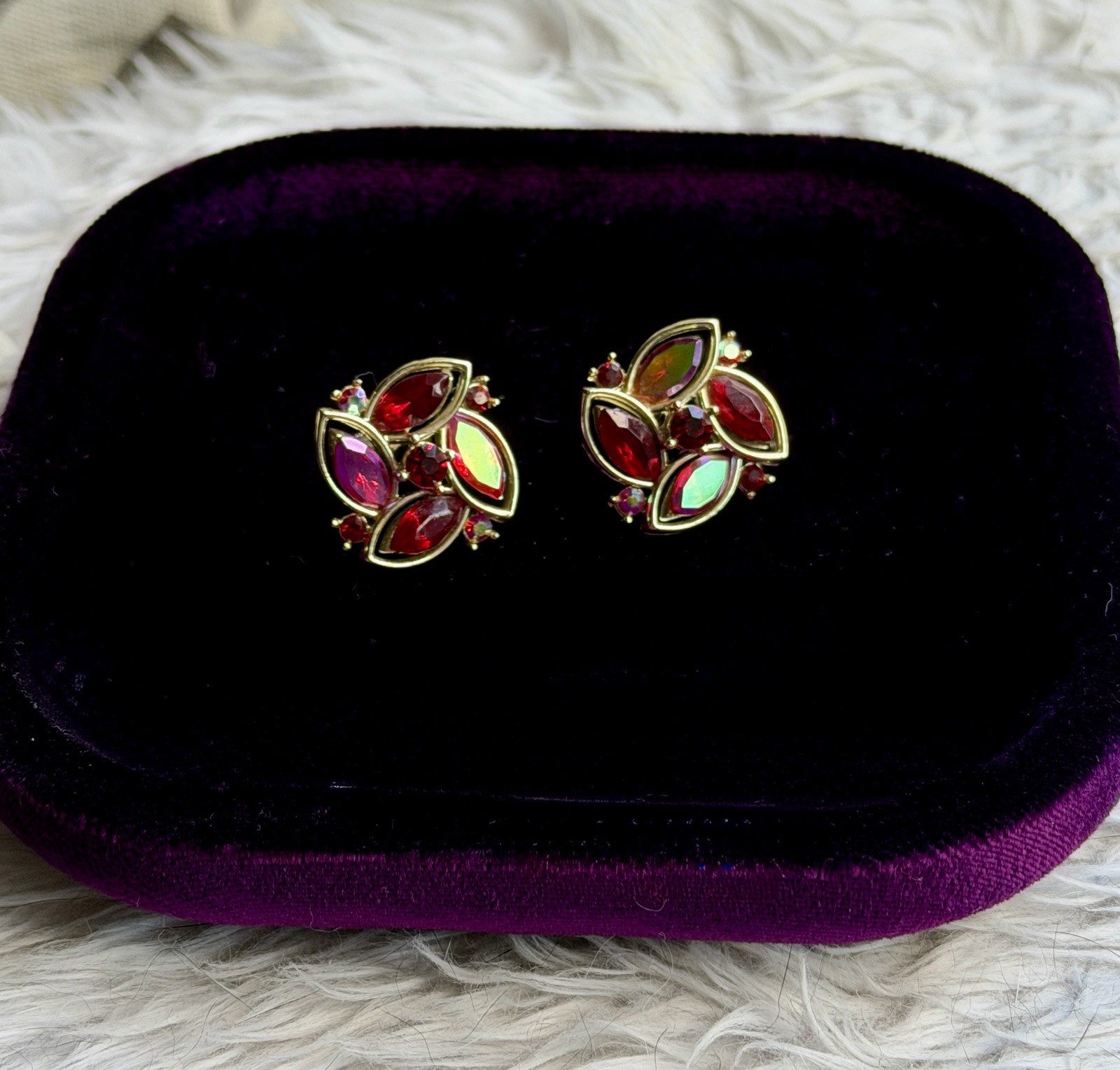 VTG Lisner Screw Back Earrings Red & Aurora Borealis Rhinestone Floral Design