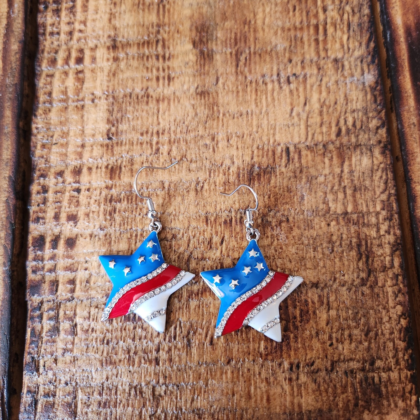 Patriotic Enamel Dangling Star Pierced Earrings Red White Blue Silvertone