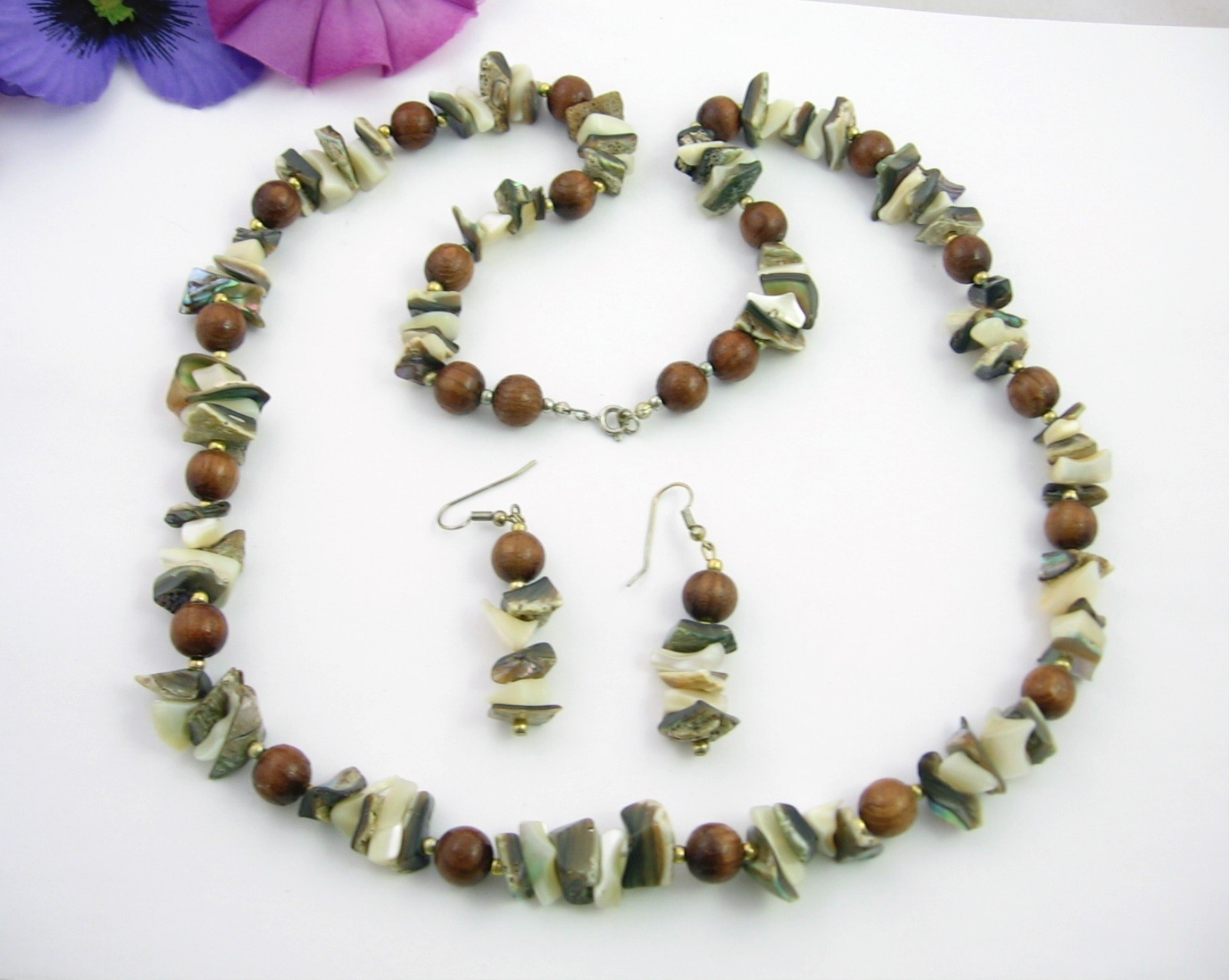 ABALONE SHELLS Seashells Chips & Pieces WOOD Beads NECKLACE & Earrings Set VTG