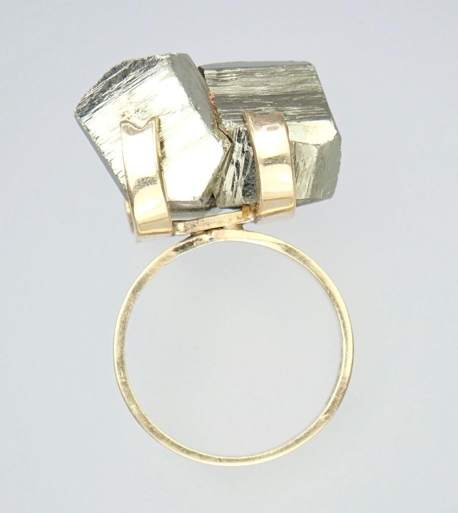 Amazing Vintage 1970s Brutalist Modernist 9K Gold Pyrite Cocktail Ring 1971 7.25