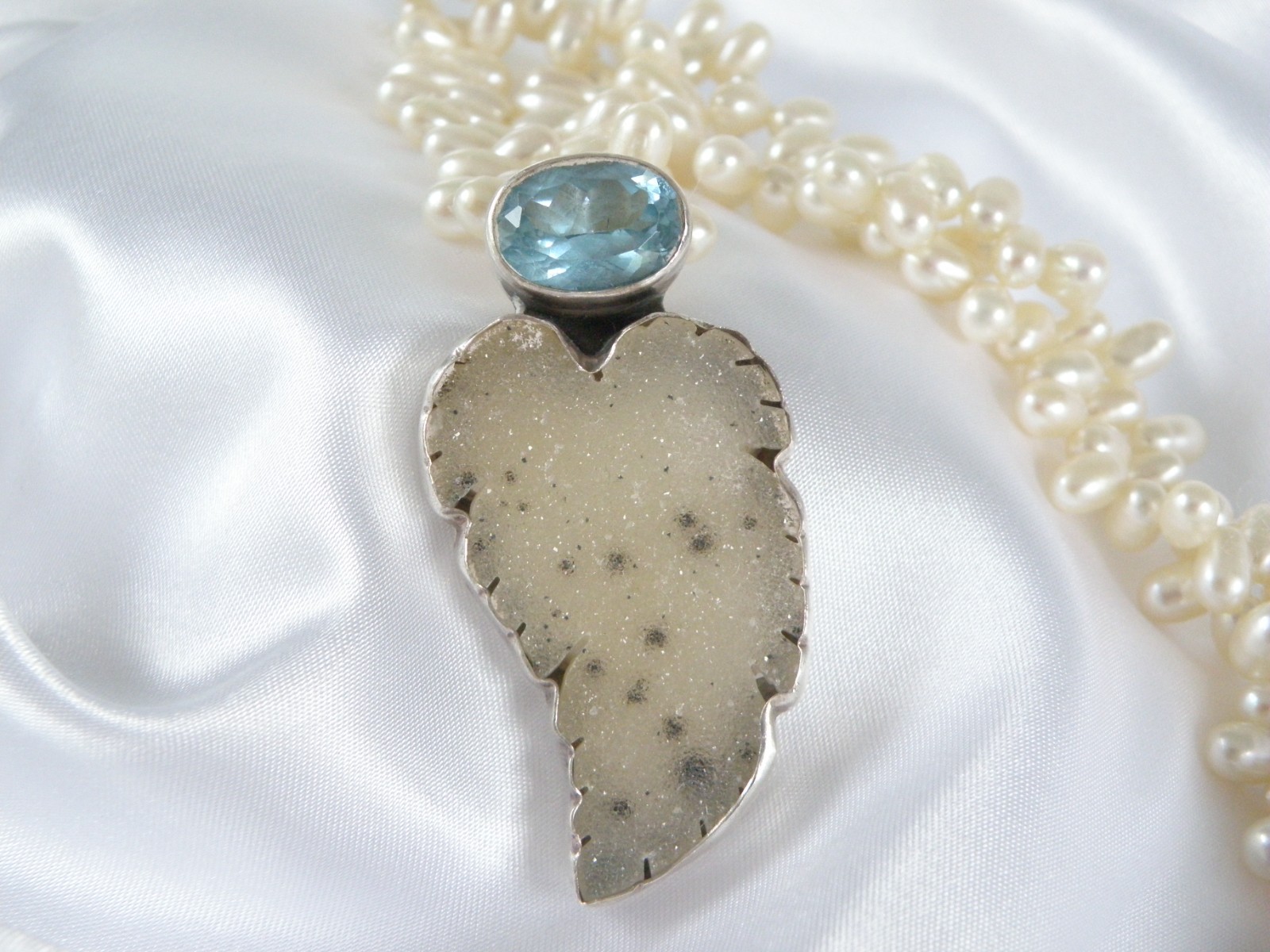 Amy Kahn Russell Sterling Silver 925 Blue Topaz Large Pearl Necklace 17″