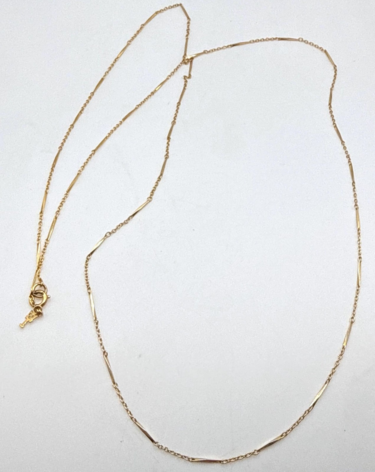 Vintage gold tone Trifari bar and chain link dainty 35 inch long necklace