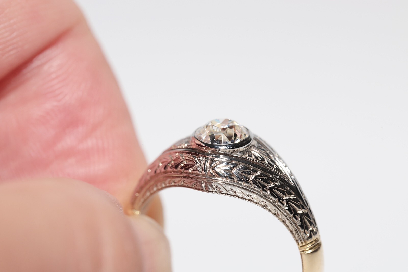 Antique Circa 1920s Art Deco 18k Gold Natural Diamond Decorated Solitaire Ring