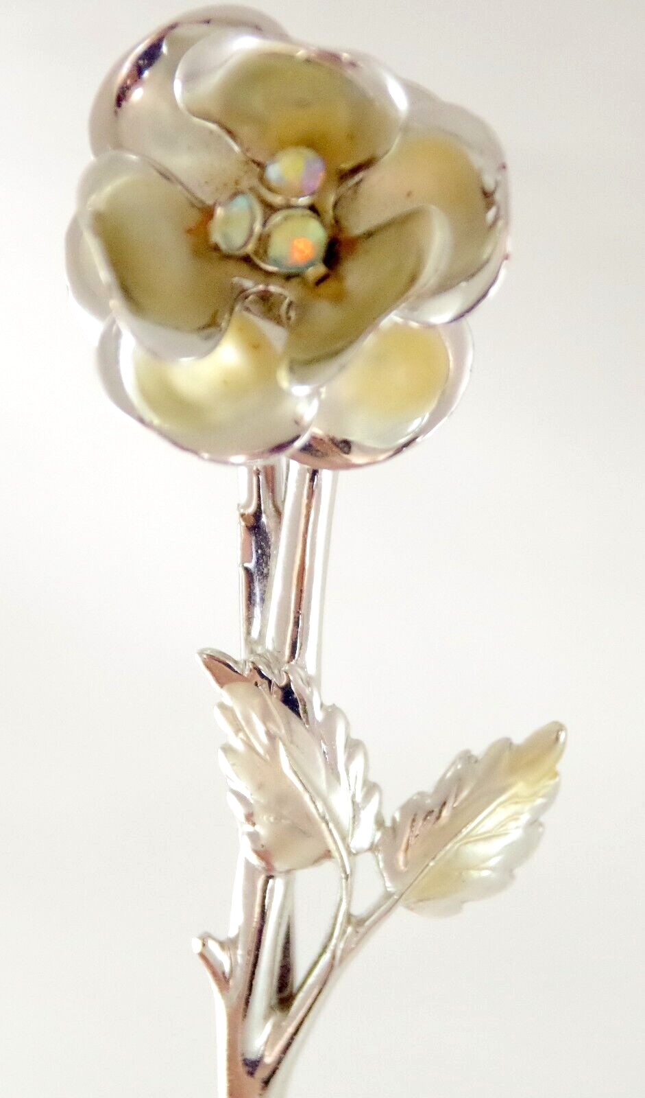 Minty! 4.25″ VTG 1960’s AB RHINESTONE LONG STEM FLOWER SILVER/ GOLD BROOCH/ PIN