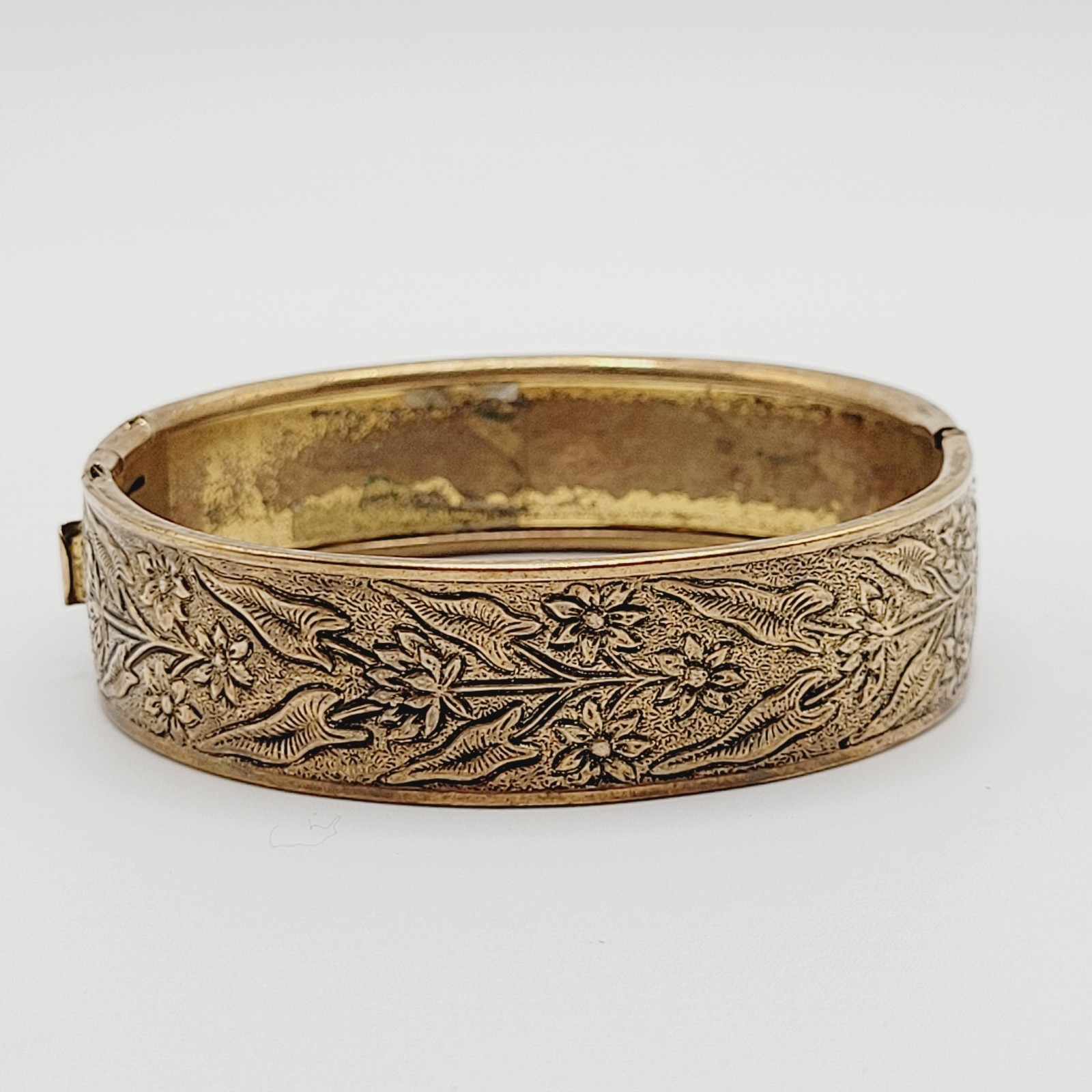 Victorian Style Brass Hinged Floral Embossed Gold Tone Metal Bangle Bracelet