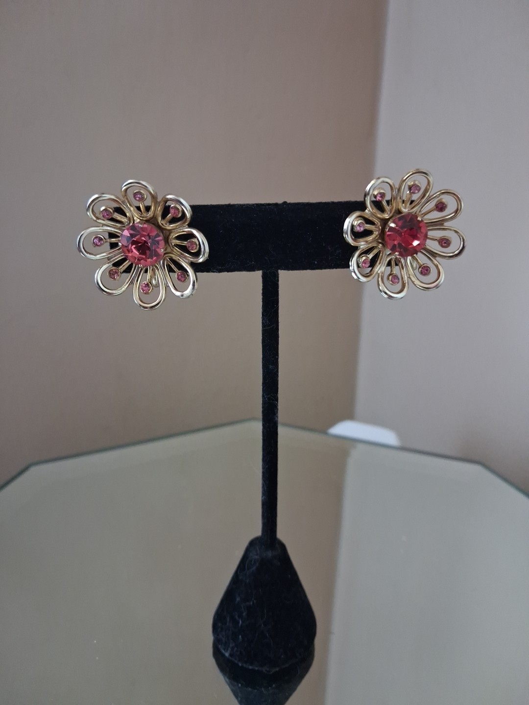 Vintage Lot Of 4 Screw Back Earrings 1930’s – 1950’s