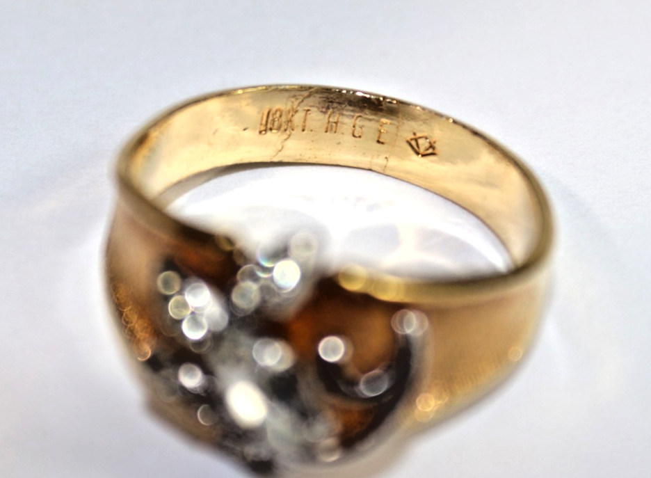 Vintage 18K HGE Signed Cocktail Ring Size 10 Marquise Floral Cluster Textured