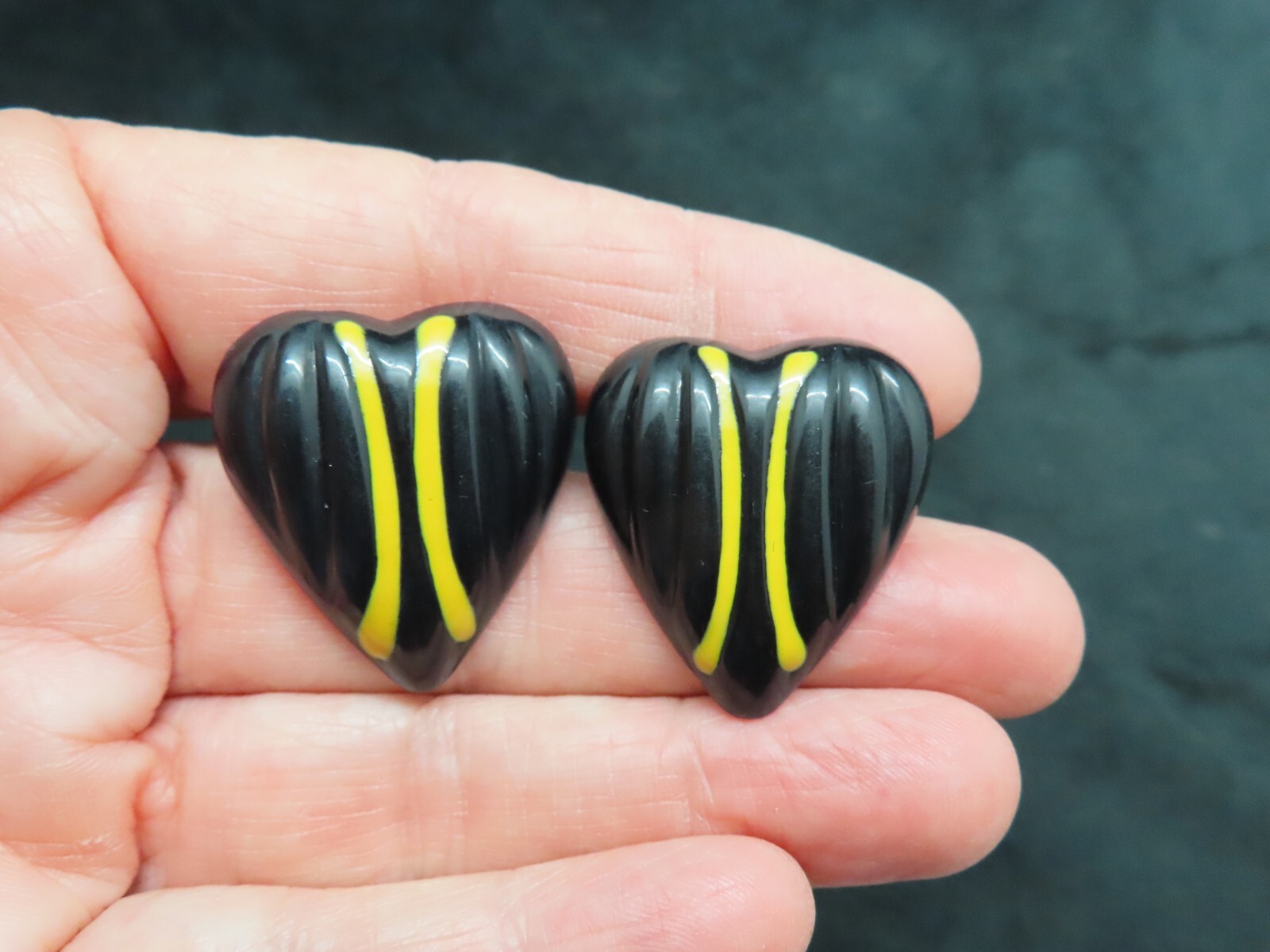Vintage 1980’s Black & Yellow Heart Motif Pierced Earrings