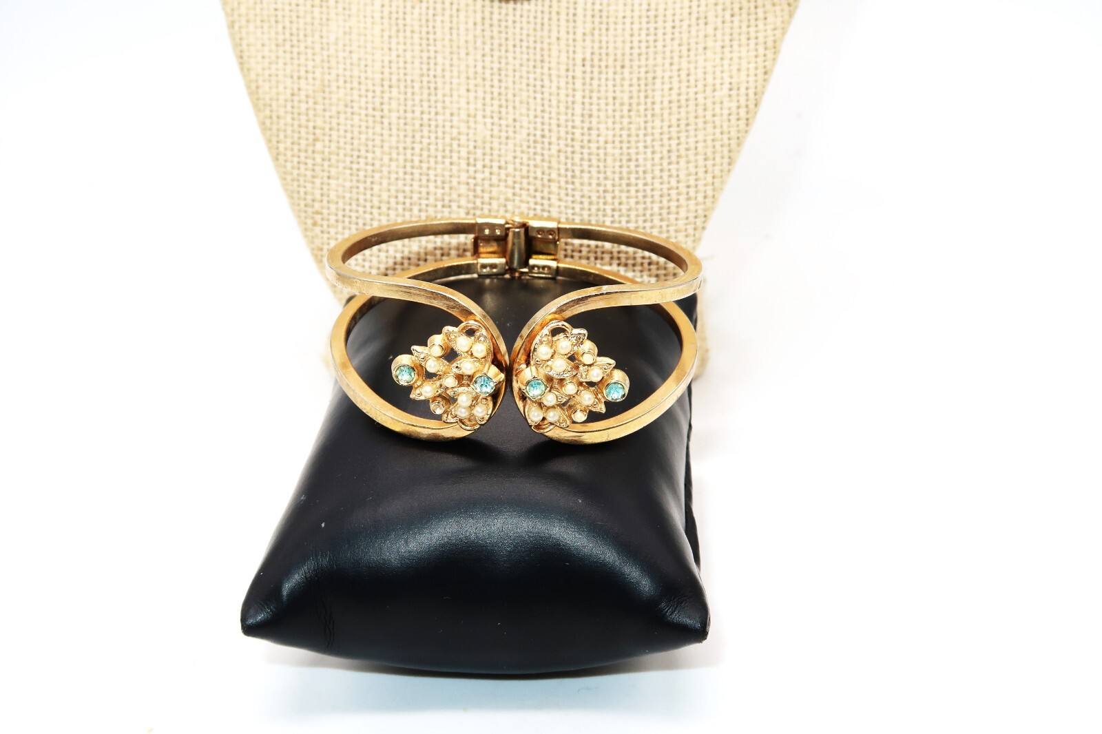 Vtg Necklace & Cuff Bracelet White Sead Bead & Blue Rhinestones Gold Tone Parure