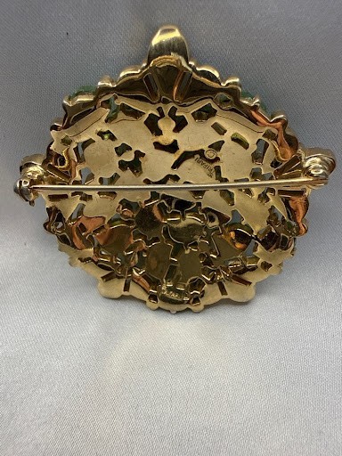 Authentic Signed Trifari Vintage Demi-Parure.Crackle Glass Brooch/earrings