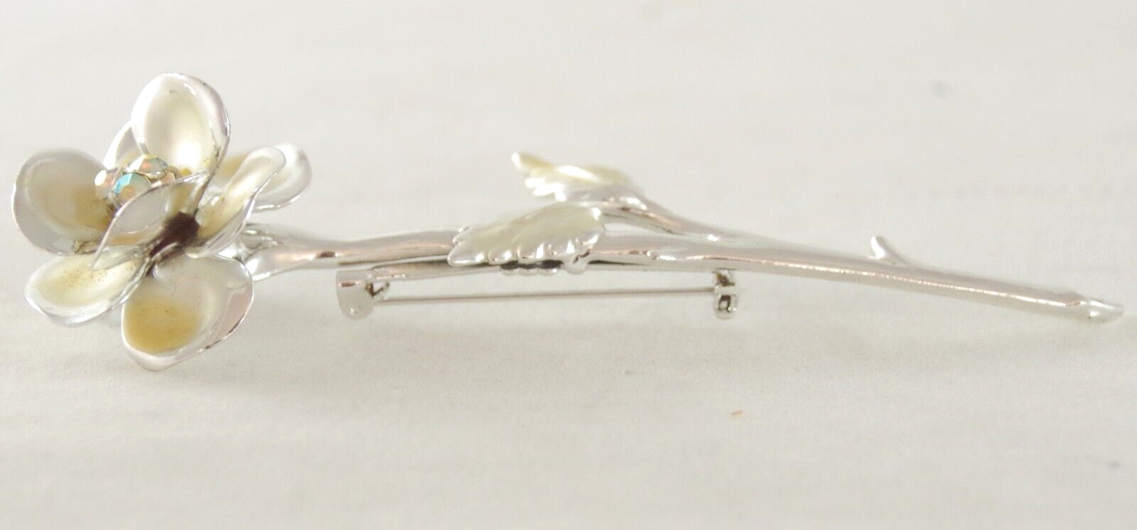 Minty! 4.25″ VTG 1960’s AB RHINESTONE LONG STEM FLOWER SILVER/ GOLD BROOCH/ PIN
