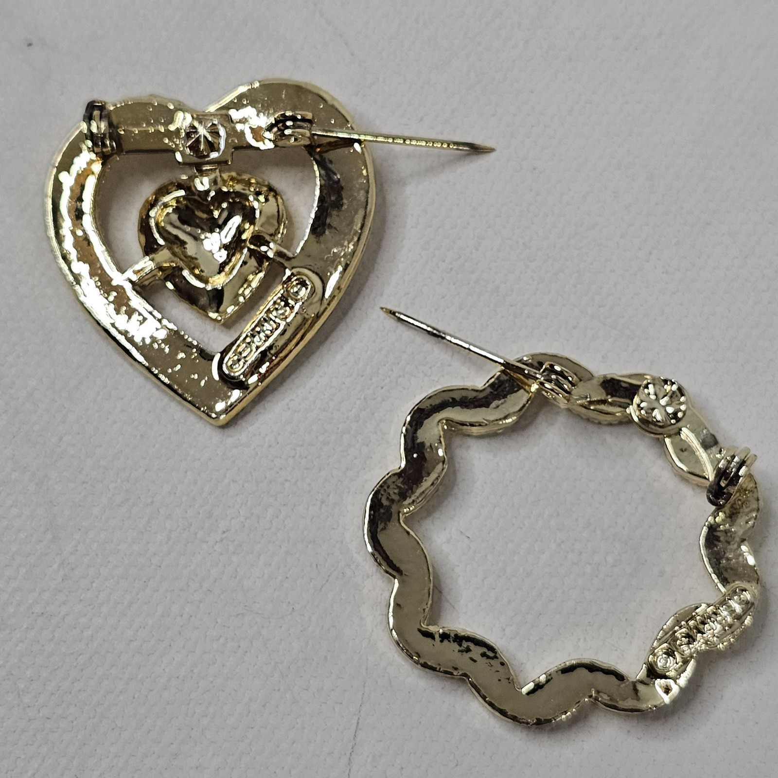 Vintage Gerry’s Wreath Flower And Heart Brooch Lot of 2 Gold Tone Open Work