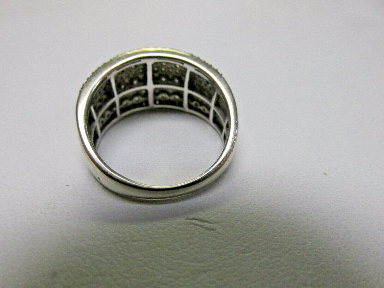 Beautiful 1.00 ctw 10k White Gold Diamond Ring Size 7 Really Nice MAKE OFFER