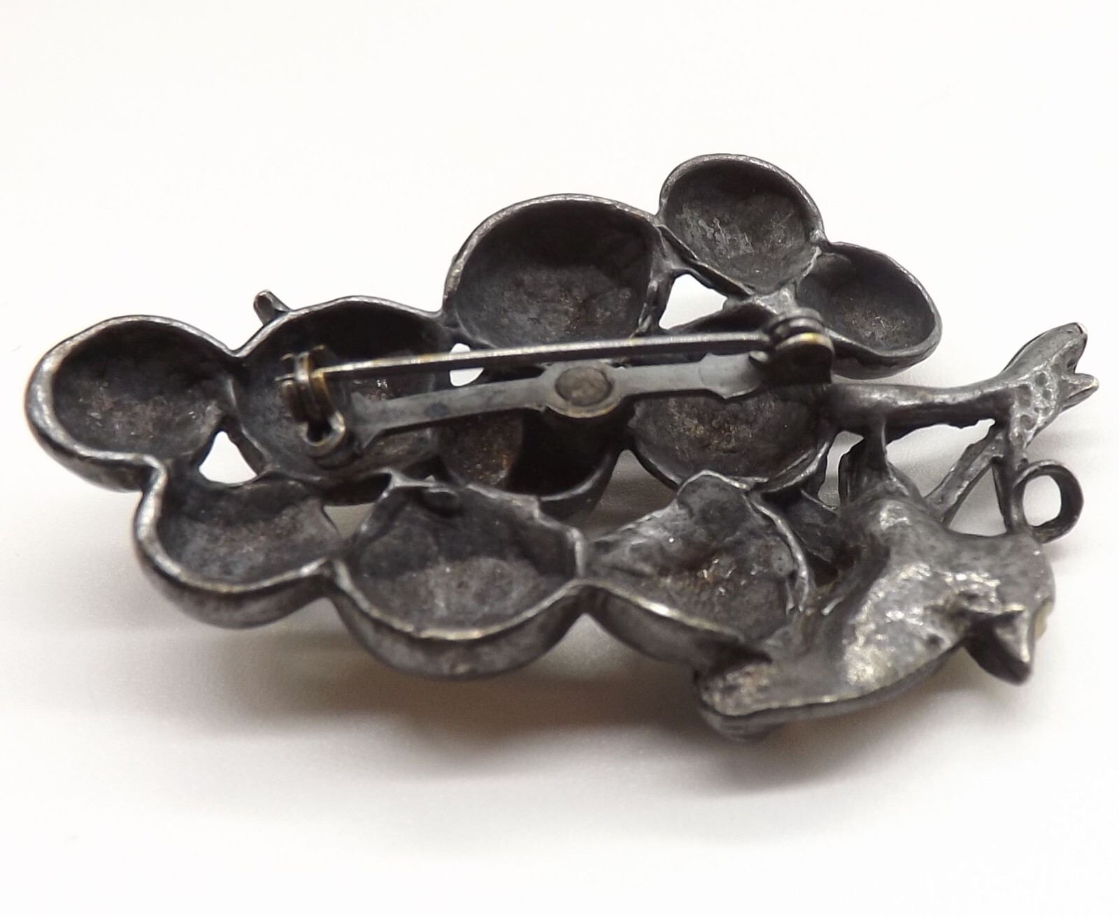 Grapes Brooch Pin Jewelry Leaves Crystals Vintage Pewter Silver Tone Metal