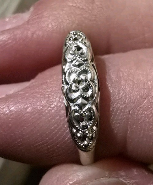 14k White Gold Antique Wedding Ring 5 dimond illusion Size 6