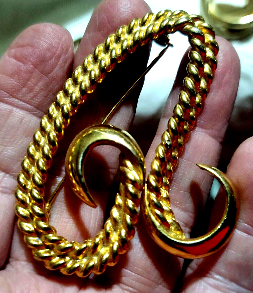 Lot of 4 Brooch Brooches VTG Gold Tone Metal Unmarked Swirls Bow Safety Clasps
