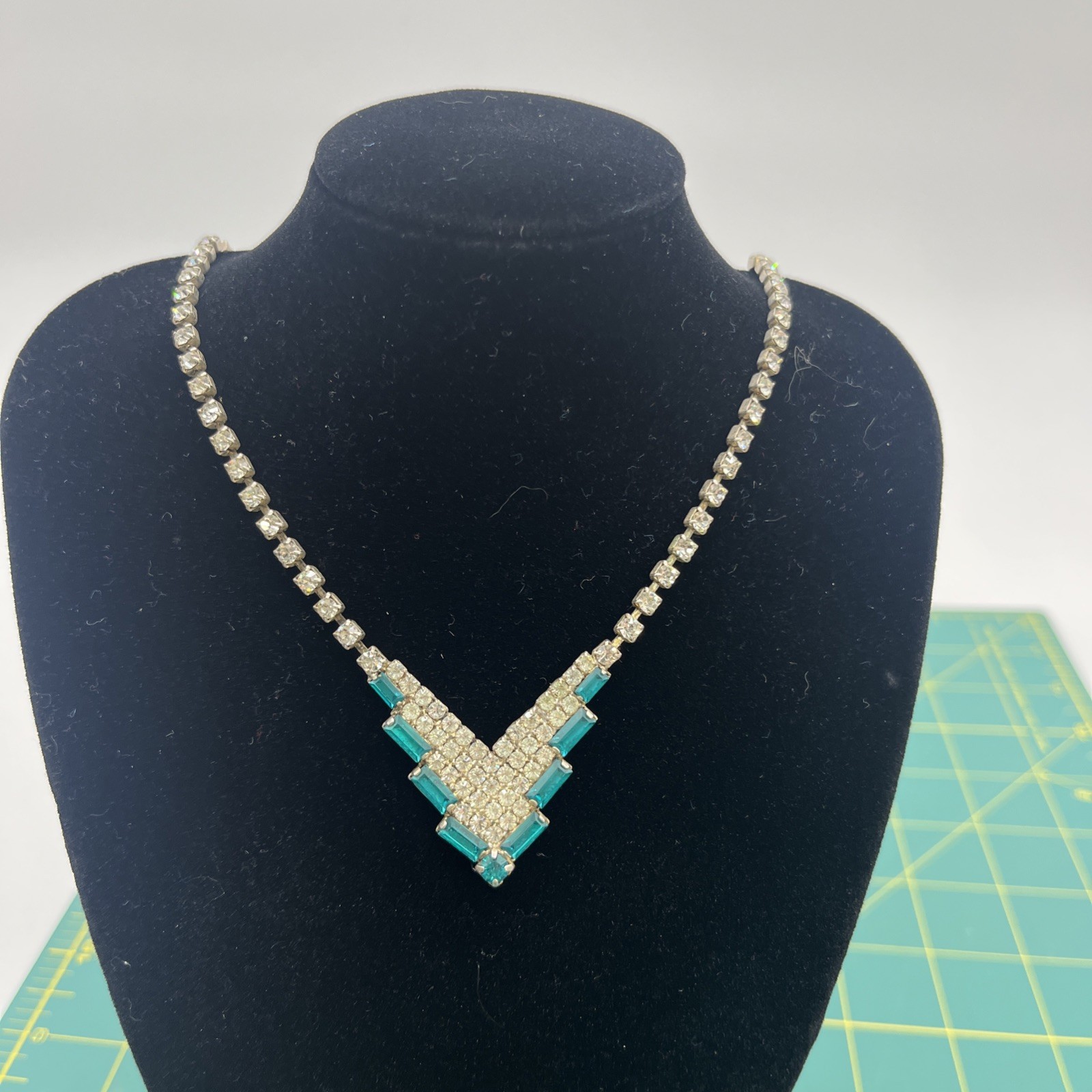 Vintage Blue And Clear Rhinestone Silver Tone V Shaped 16” Necklace