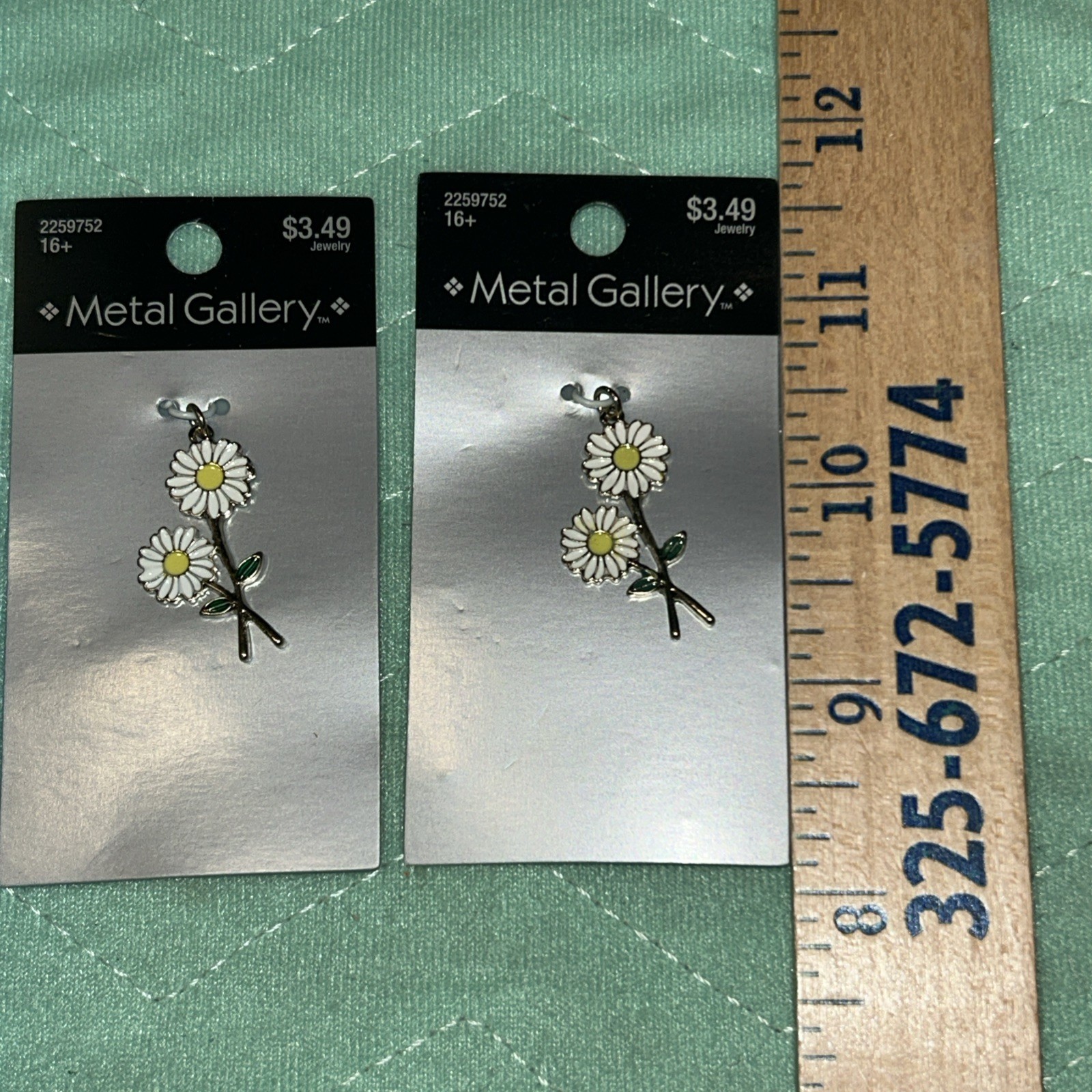 Assorted lot Metal Gallery Pendants Brooch & Silver Gold Chains Jewelry Making