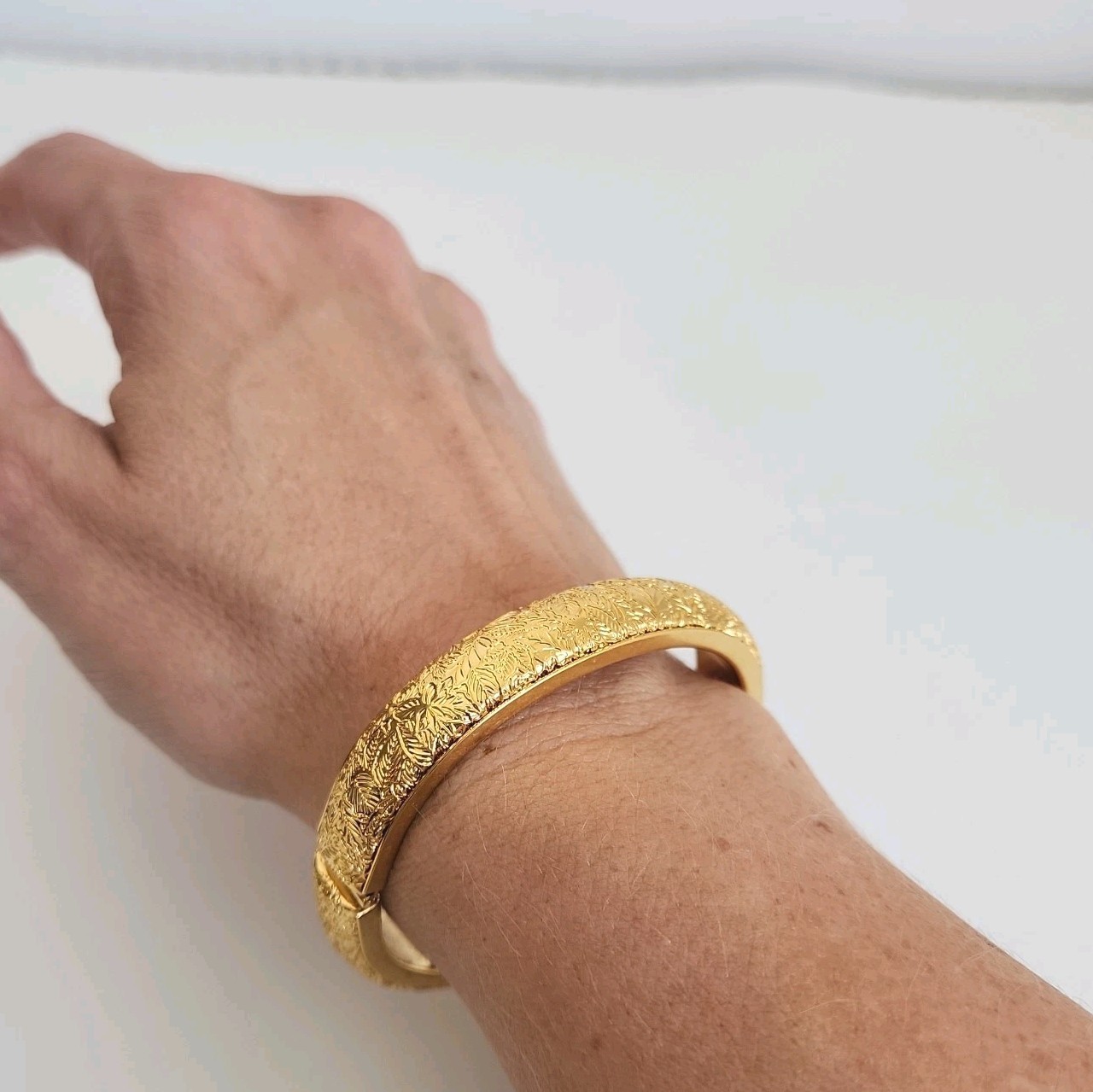 Vintage Monet Puffed Bracelet Gold Tone Leaf Floral Hinged Bangle Ornate