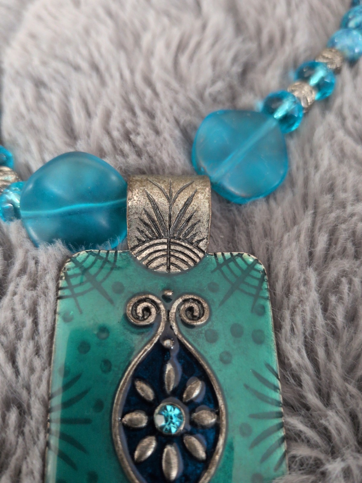 Blue beaded necklace, Unique Pendant (Vintage)