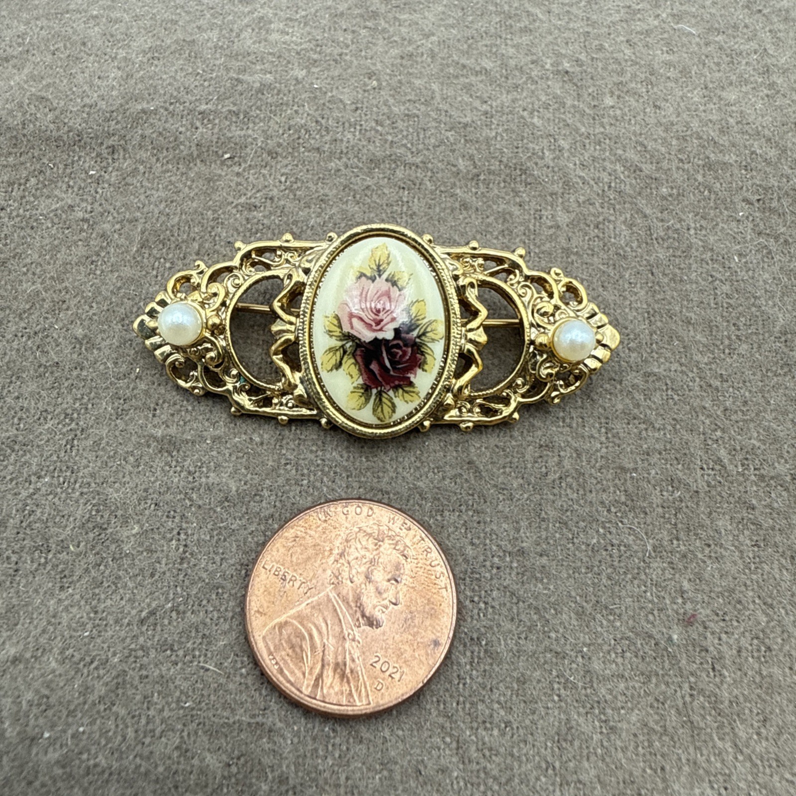 Vintage 1980’s Victorian Revival Brooch Gold Tone Rose Faux Pearls
