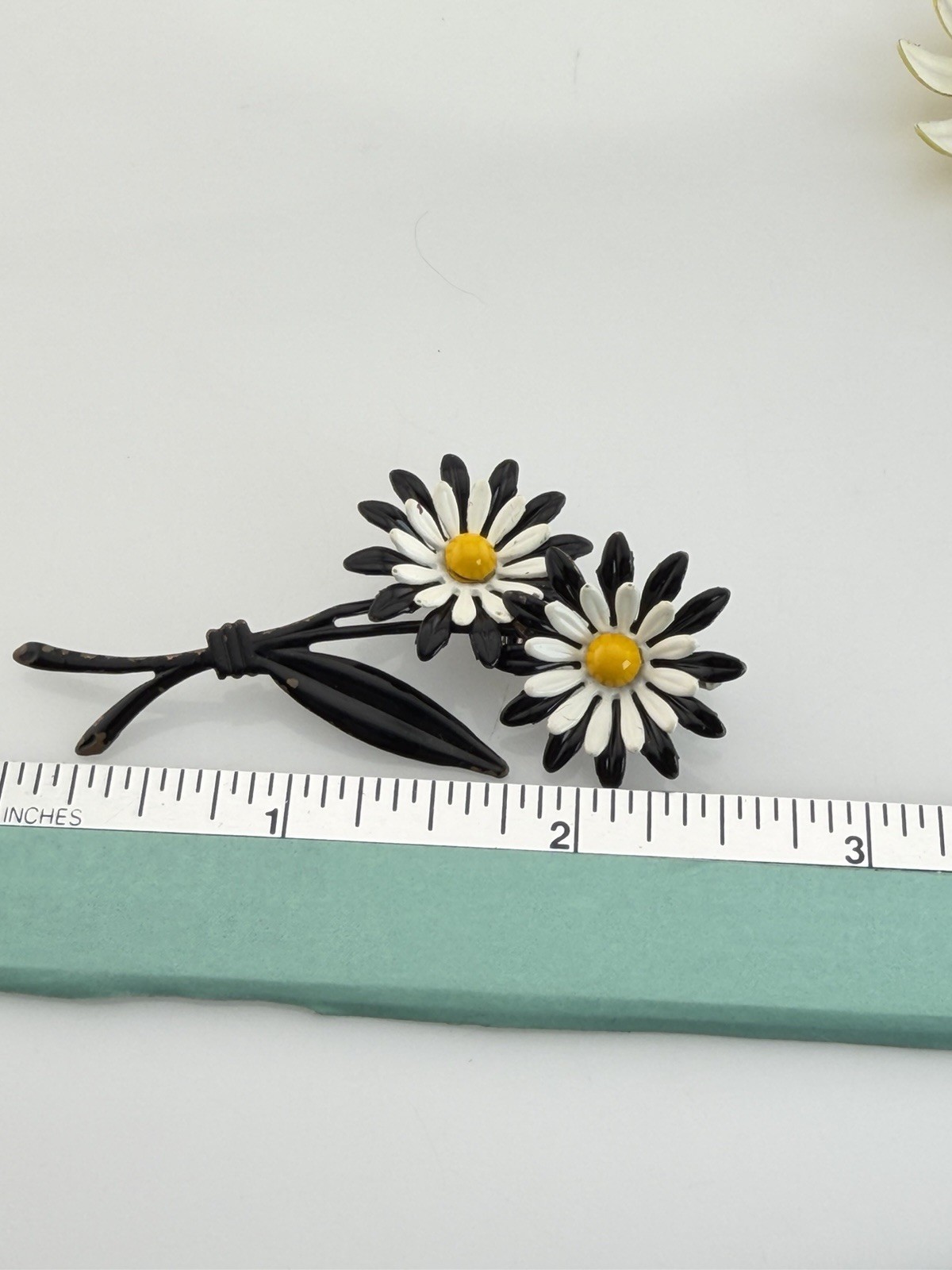 Vintage 1960s Enamel Flower Brooch Lot of 2 Black Yellow Pop Art Mod Retro Daisy