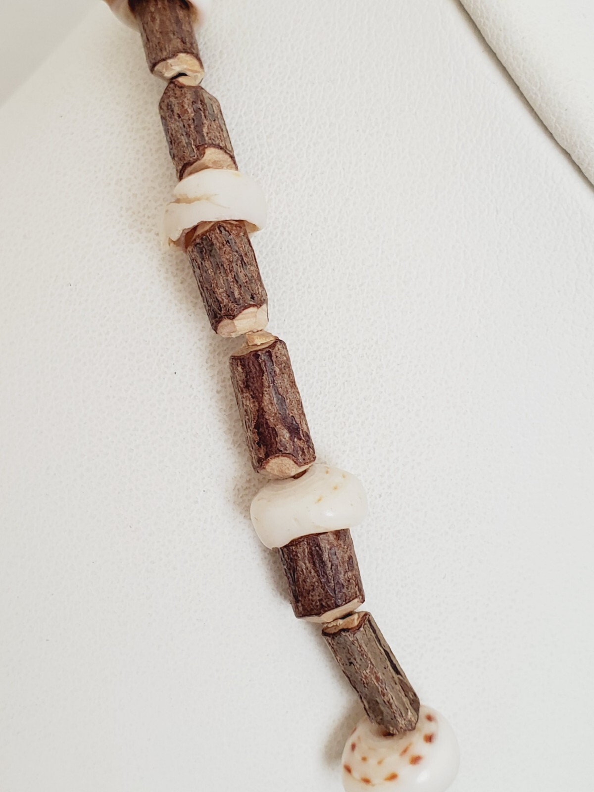 Neat Handmade Vintage Puka Shell & Wood Bead Necklace – 20″