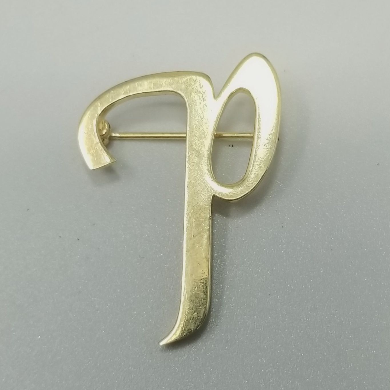 Vintage Letter P or D Monogram Brooch Gold Tone Letter Initial Lapel Pin