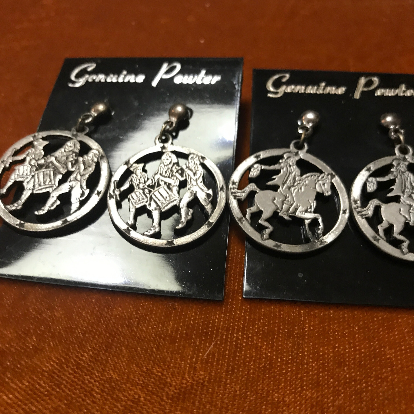 LOT OF 2 VINTAGE PEWTER PATRIOTIC PAUL REVERE EARRINGS 1970’s DANGLE NOS NOI