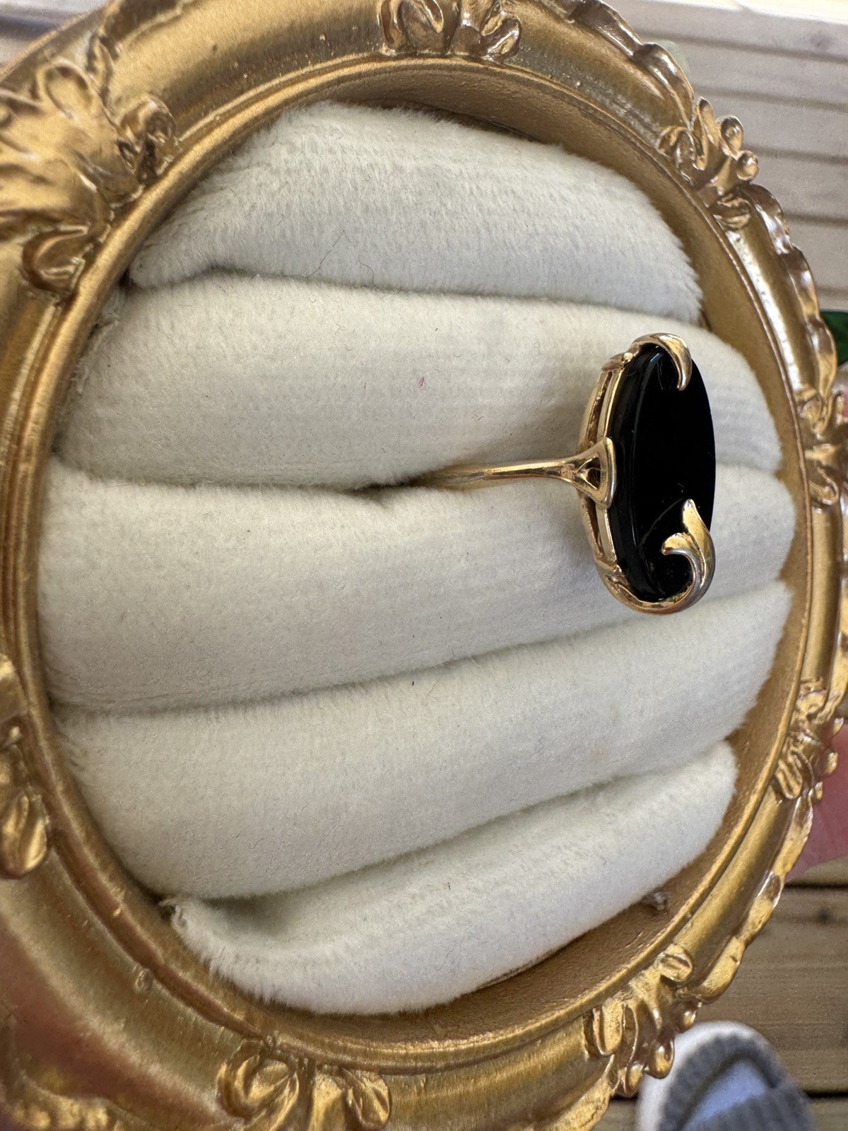 Vintage Avon Night Flower Ring Black Onyx Gold Tone Size 8.75