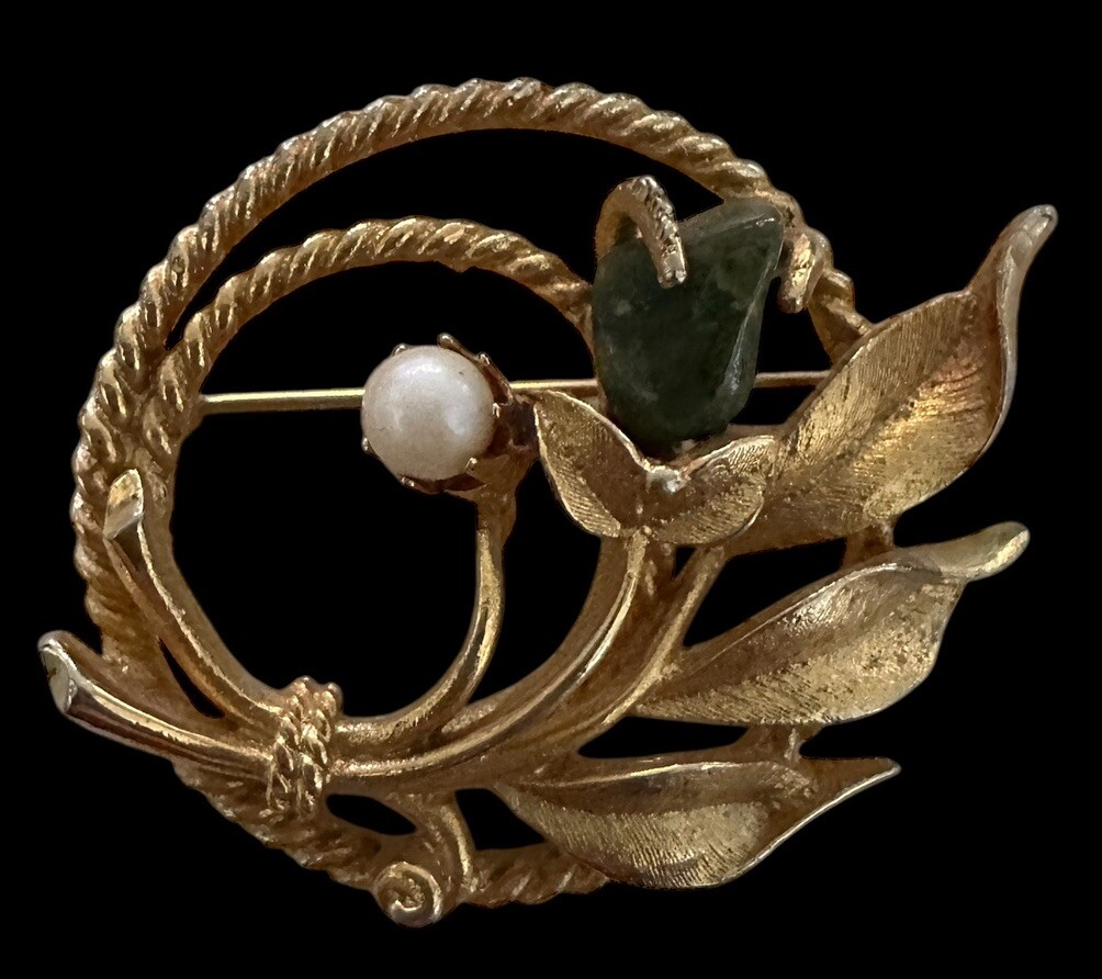 Vintage MCM Sarah Coventry Jade Garden Gold Tone Flower Pin Brooch Faux Pearl 2”