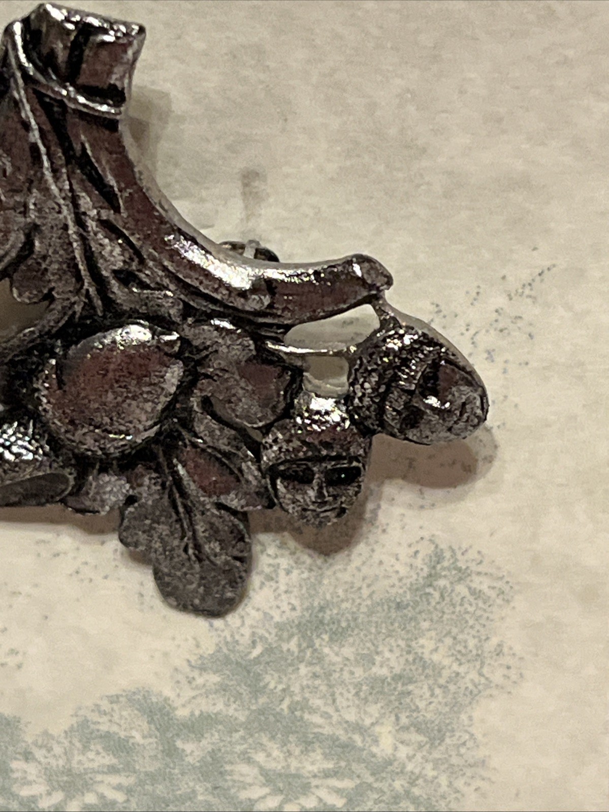 Vintage Bergamot “The Cottage Garden Collection” Pewter Acorn Fall Brooch New!