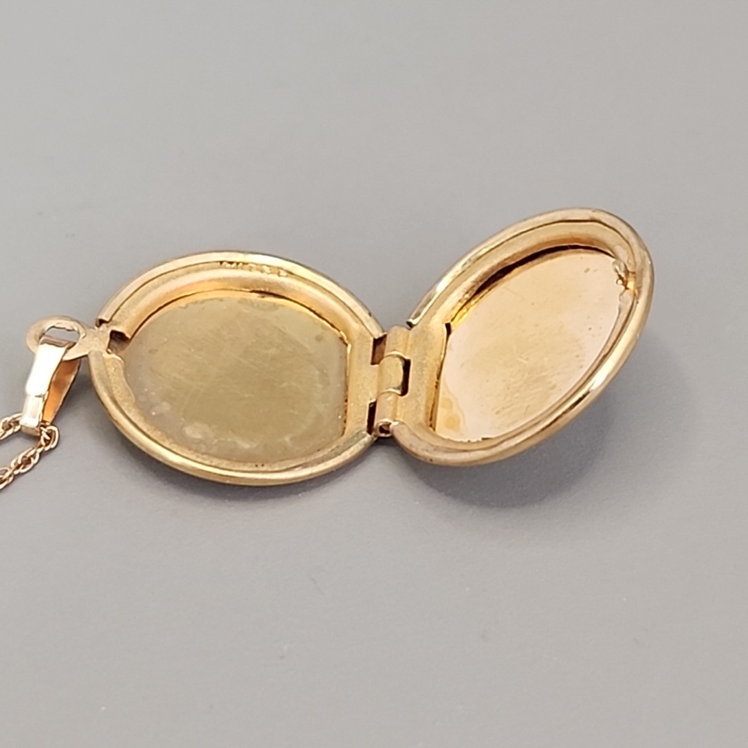 Vintage Locket Necklace Etched Kathy Gold Filled Enamel Accents 18″