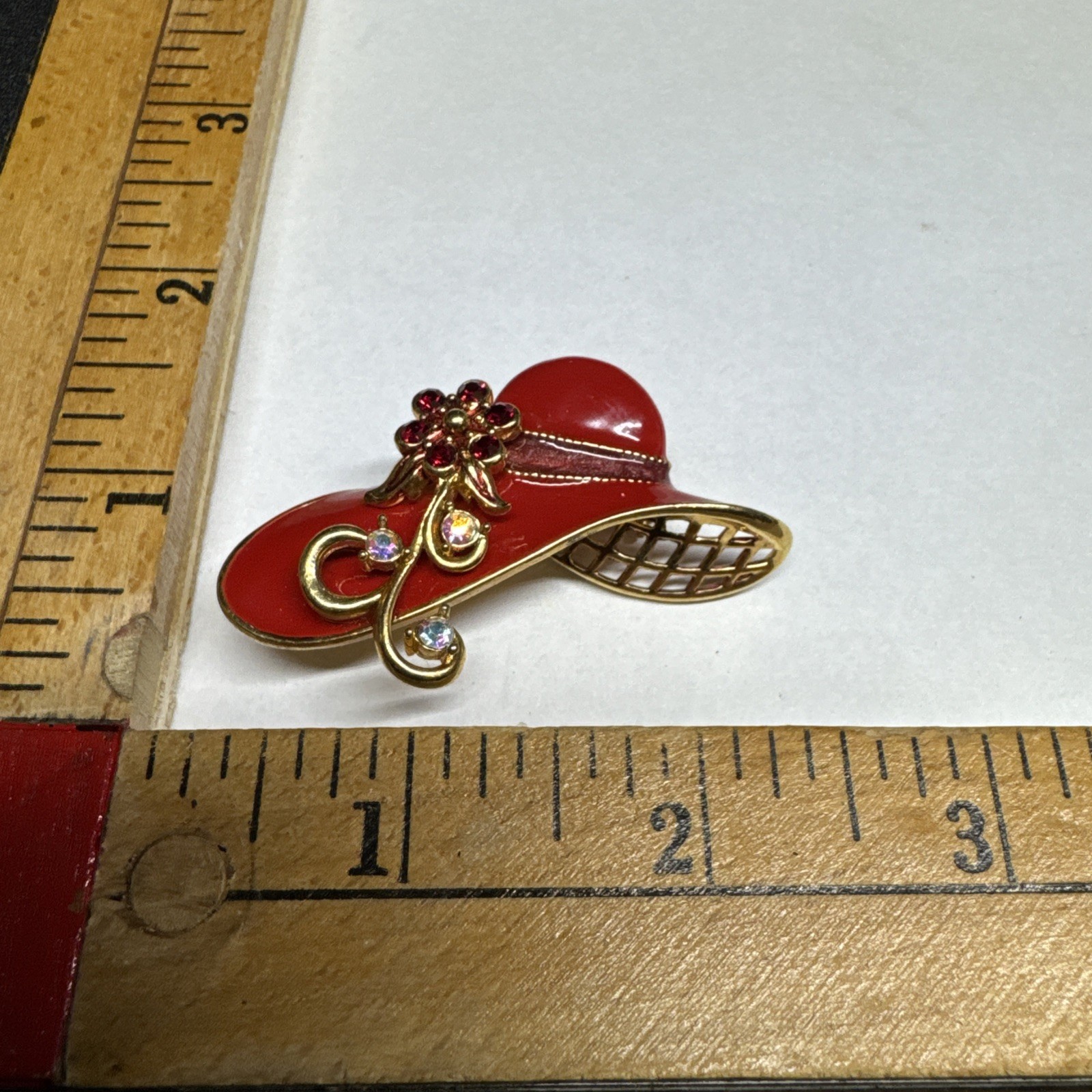 VTG SIGNED AVON RED ENAMEL CLEAR AB RHINESTONE FLOWER HAT BROOCH PIN gold tone