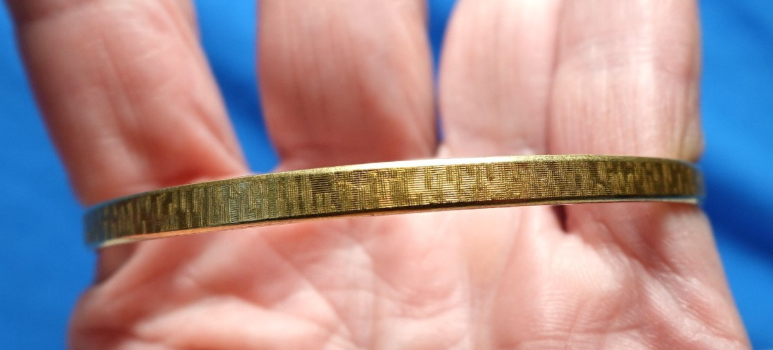 KREMENTZ GOLD FILLED BANGLE BRACELET BRUSHED 7.6 GRAMS VINTAGE J-219
