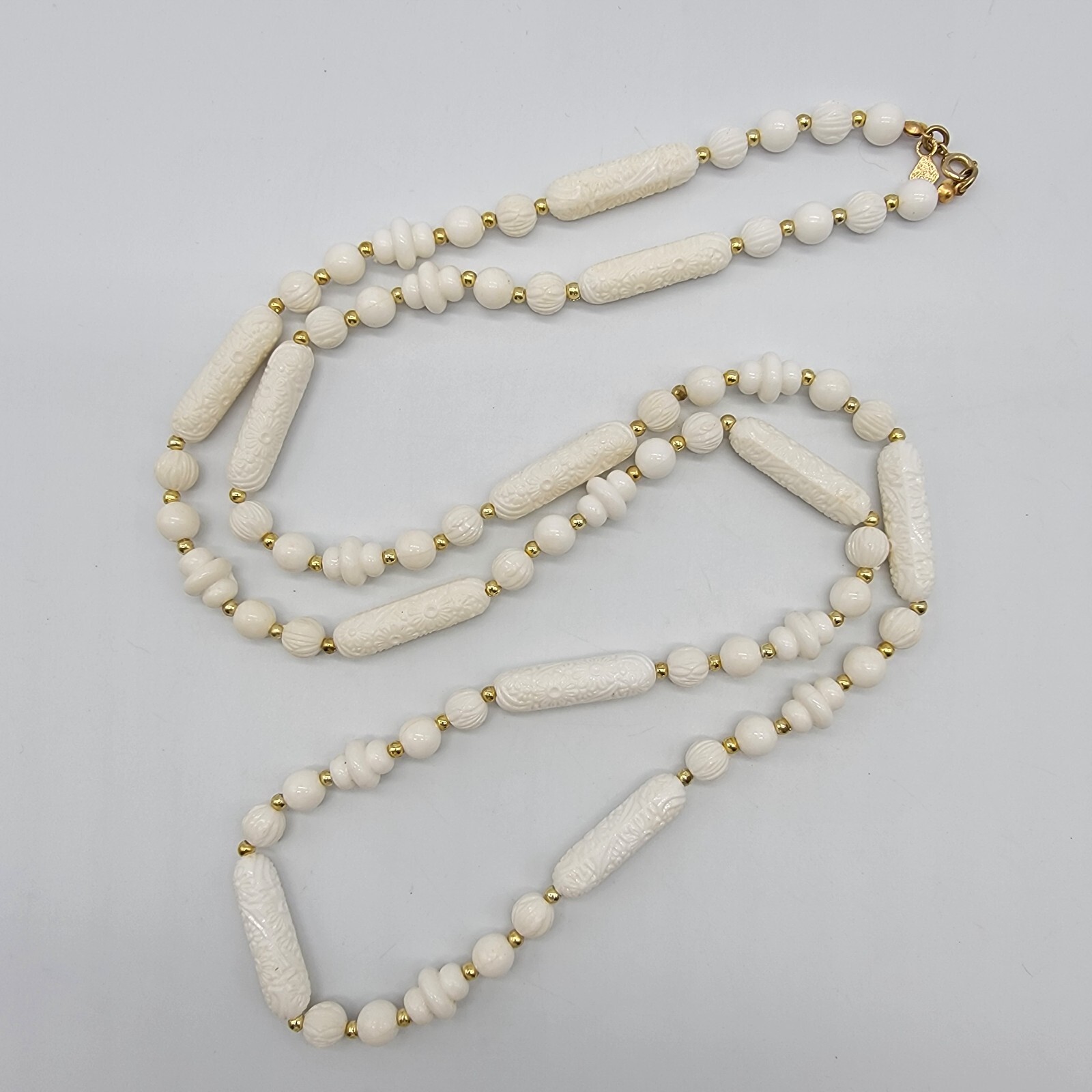 VTG Sarah Coventry Beaded Flapper Necklace White Lightweight Flower Retro 40″
