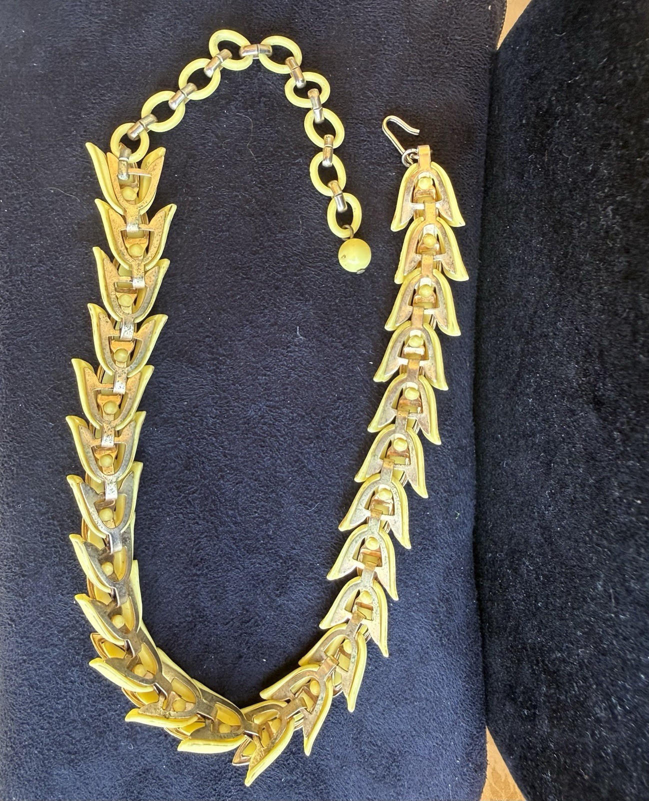 Vintage Pale Yellow Coro Jewelry Set. Necklace , Bracelet , & Screw on earrings