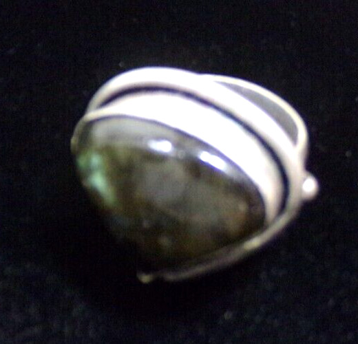 LABRADORITE TRIANGLE SILVER RING SIZE 6 J88CR CL88CR JZ92
