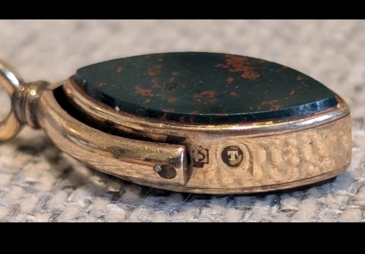 Antique 9ct Gold Bloodstone Carnelian Spinner Pendant
