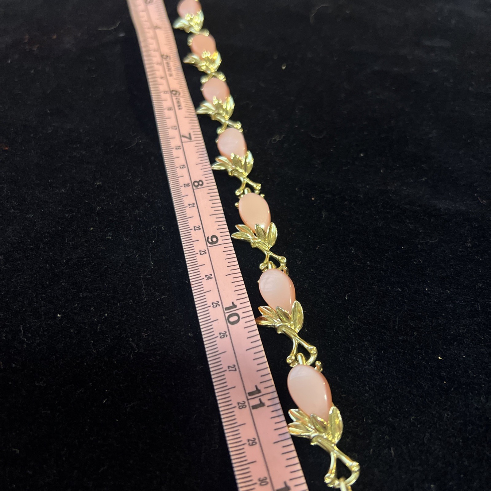 Vtg Pink Moonglow Lucite Thermoset Gold Tone Choker Necklace 15-17”
