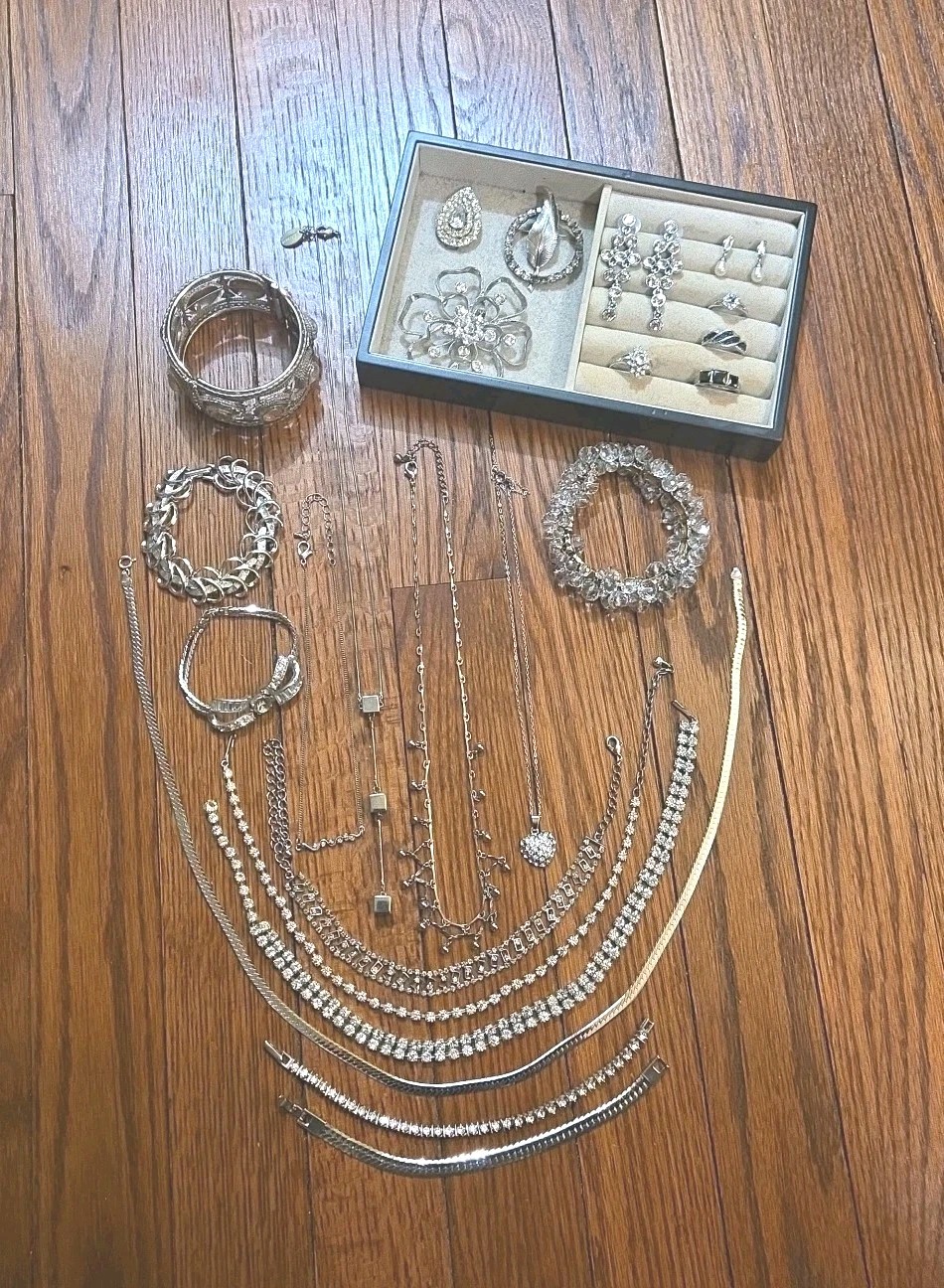 Vintage Estate Jewelry, Brooch, & Earrings Lot Rhinestones