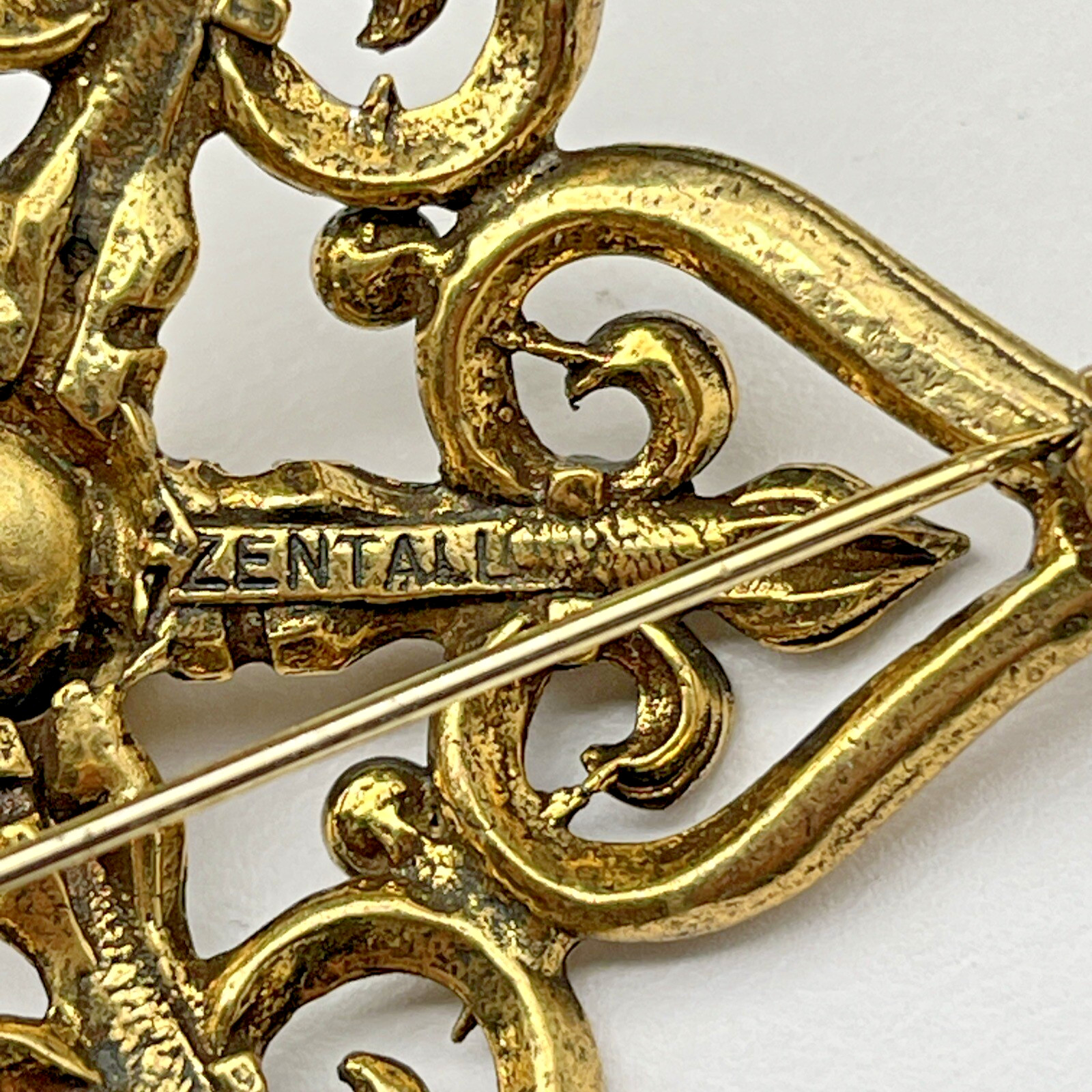 Vintage Large Domed ZENTALL Gold Tone Estate Brooch Star Spades or Hearts NICE!!