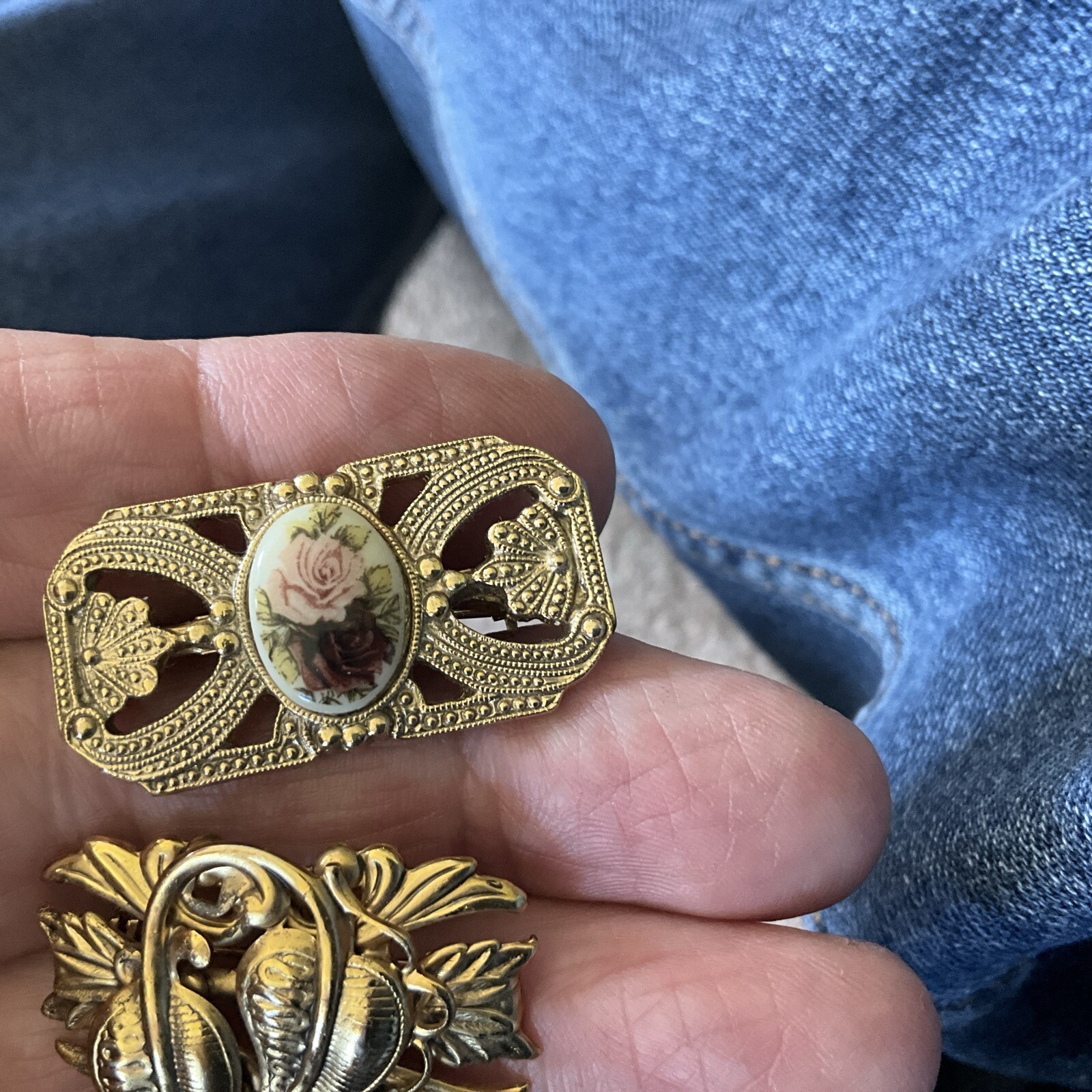 2 Unmarked Vintage Brooches. Gold tone. 1.5” Long Each. Flowers Leafs